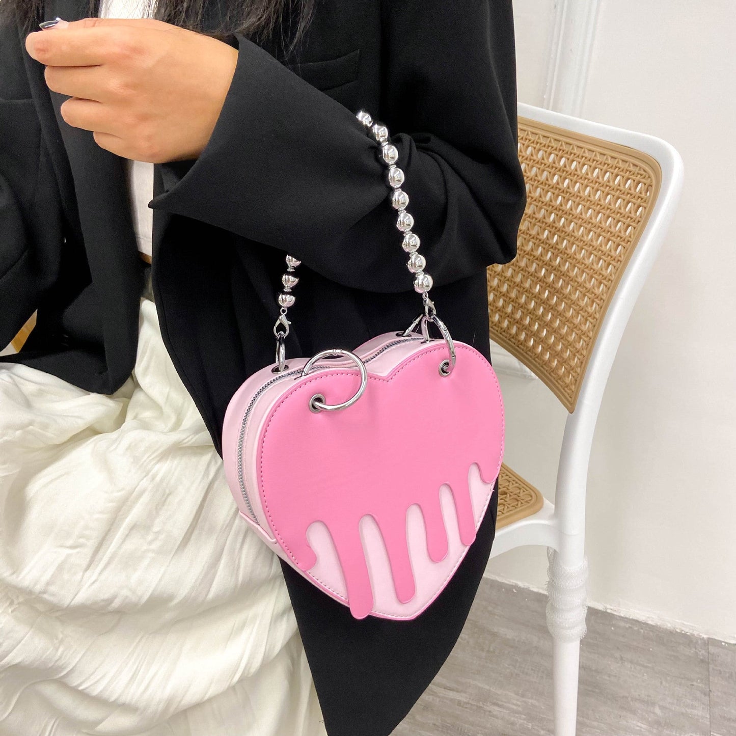 Heart-shaped Chain Bag Fashion Trend Shoulder - Black hand